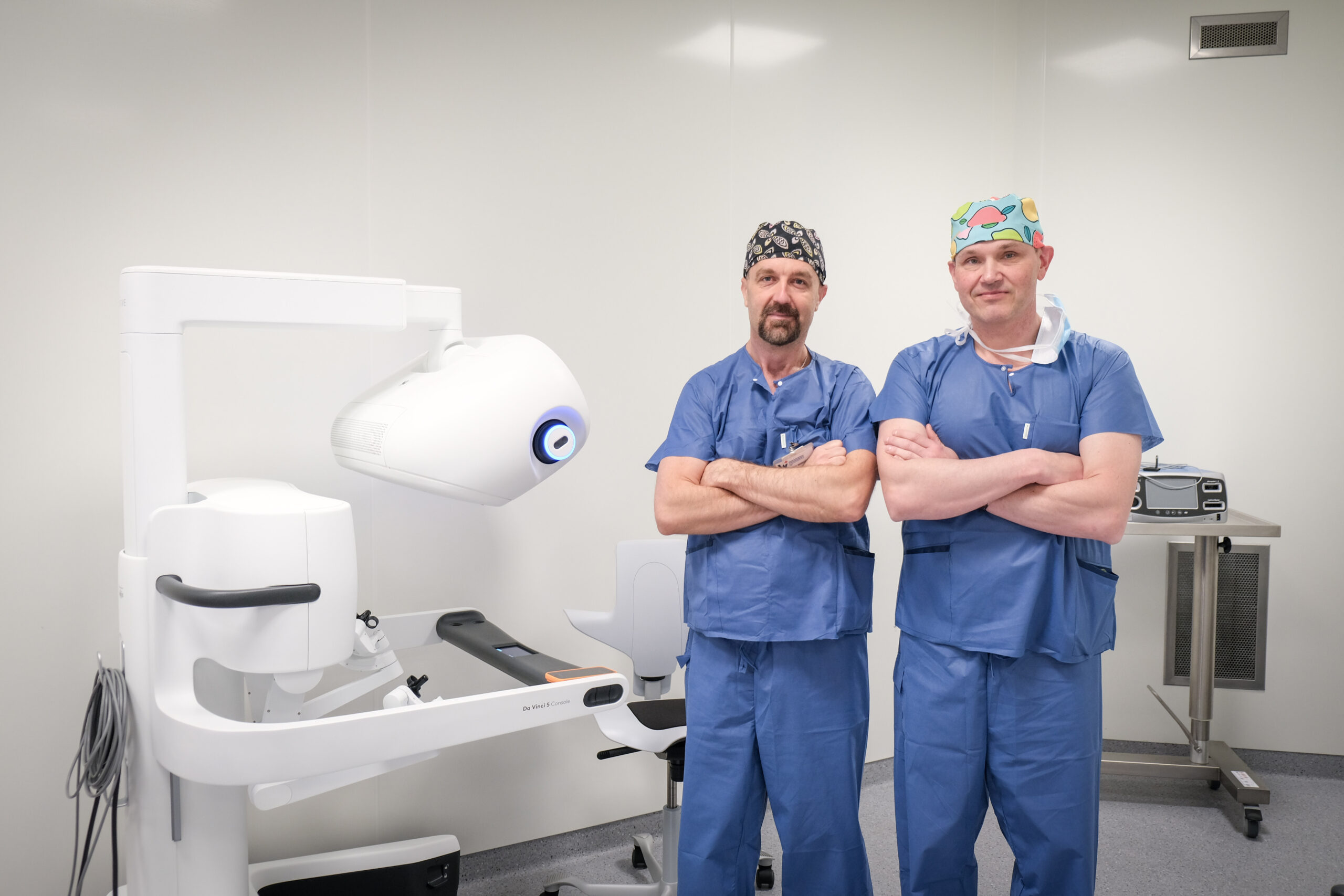 Dr Kędra i dr Kubiak Dr Kędra i dr Kubiak przed operacją robotyczną