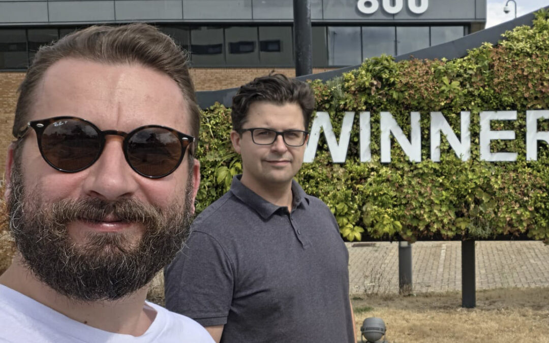 Dr&nbsp;Mateusz Wityk i&nbsp;lek. Piotr Polnik dołączają do&nbsp;grona certyfikowanych operatorów chirurgii robotycznej
